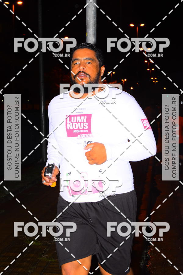 Buy your photos of the eventLuminous Run on Fotop