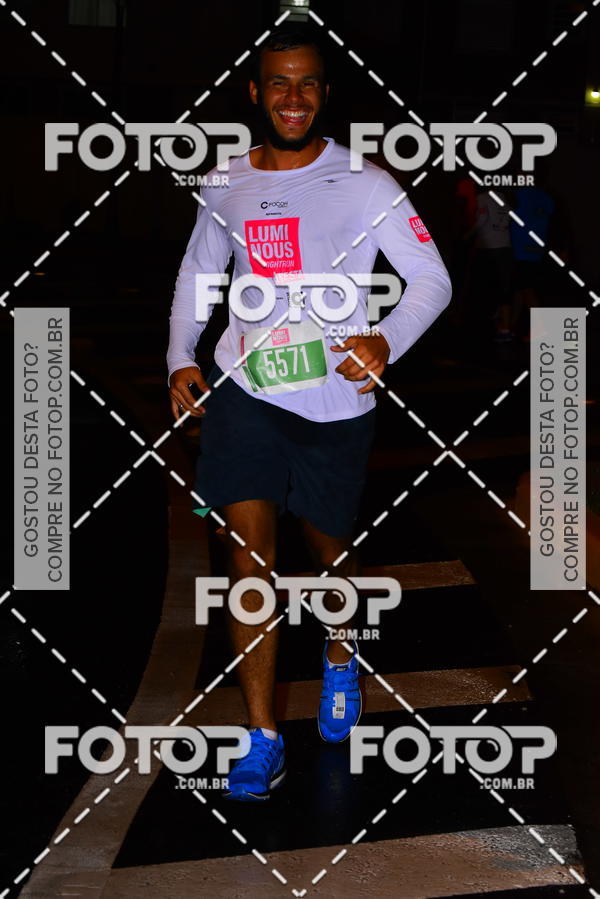 Buy your photos of the eventLuminous Run on Fotop