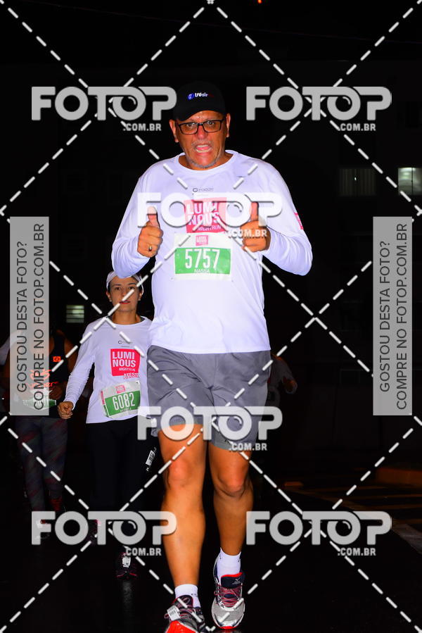 Buy your photos of the eventLuminous Run on Fotop