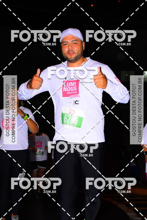 Buy your photos of the eventLuminous Run on Fotop