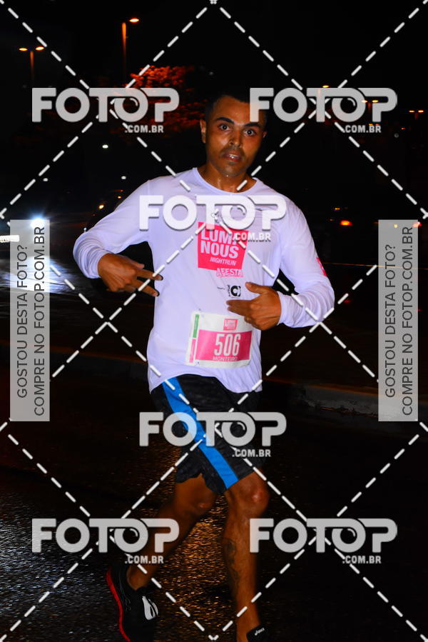 Buy your photos of the eventLuminous Run on Fotop