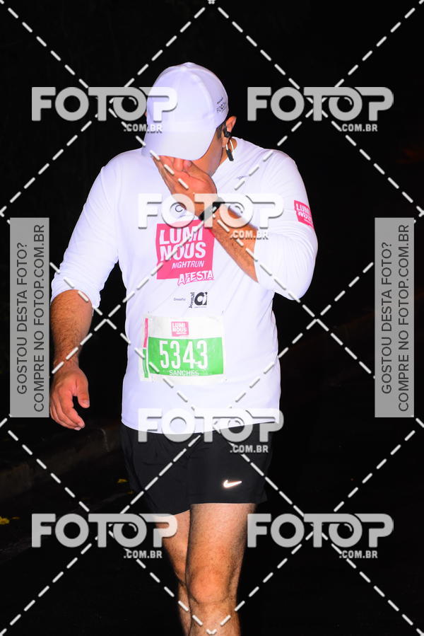 Buy your photos of the eventLuminous Run on Fotop