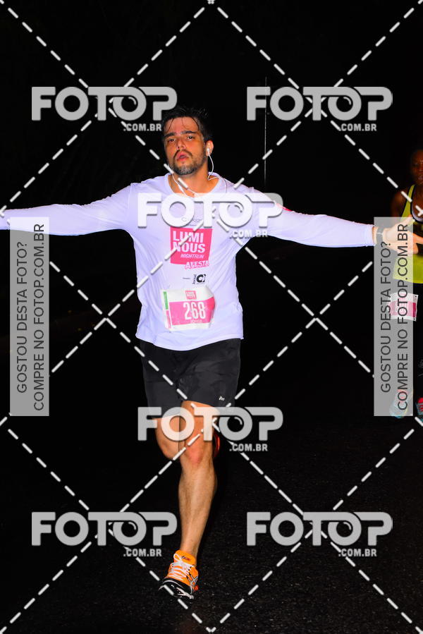 Buy your photos of the eventLuminous Run on Fotop