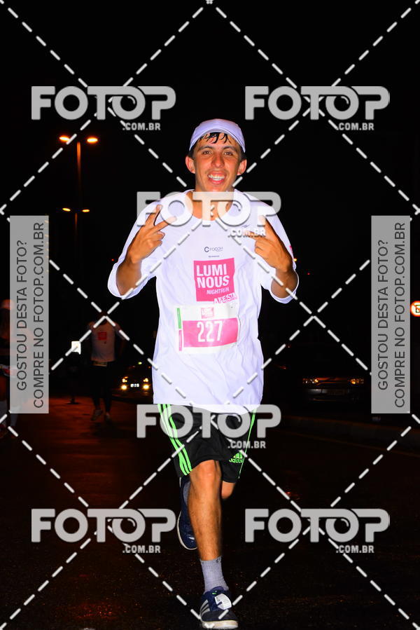 Buy your photos of the eventLuminous Run on Fotop