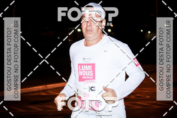 Buy your photos of the eventLuminous Run on Fotop