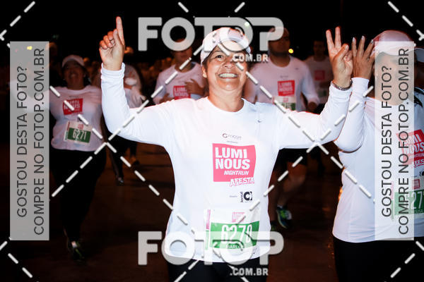 Buy your photos of the eventLuminous Run on Fotop