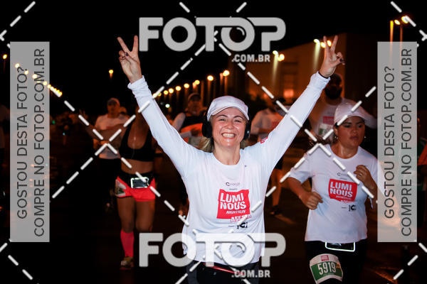 Buy your photos of the eventLuminous Run on Fotop