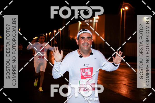 Buy your photos of the eventLuminous Run on Fotop