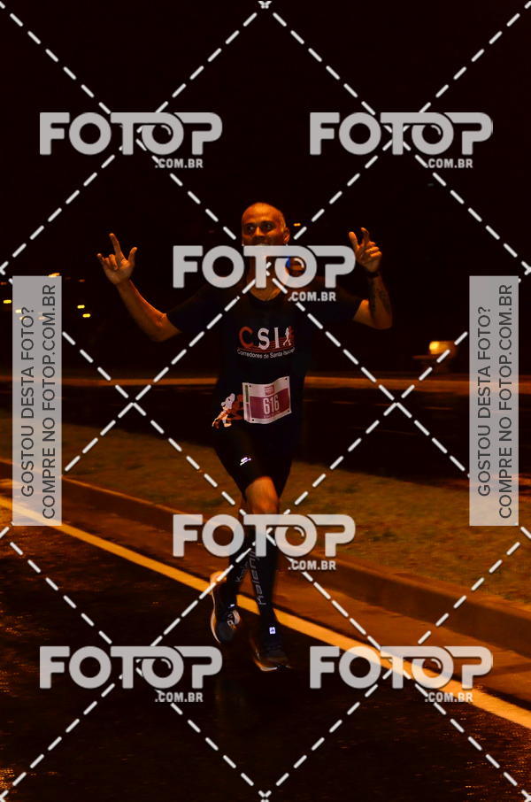 Buy your photos of the eventLuminous Run on Fotop