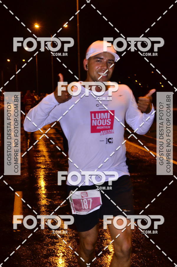 Buy your photos of the eventLuminous Run on Fotop