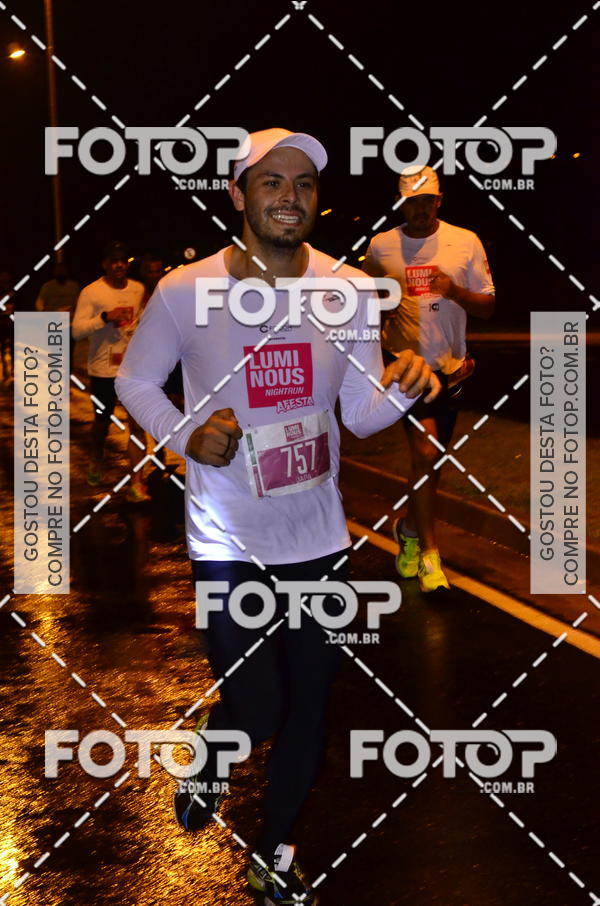 Buy your photos of the eventLuminous Run on Fotop
