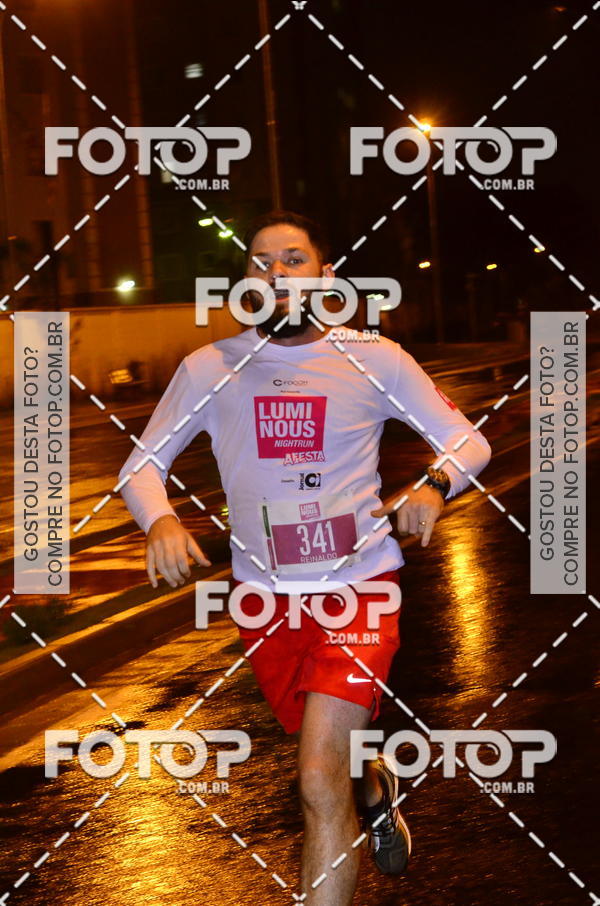 Buy your photos of the eventLuminous Run on Fotop