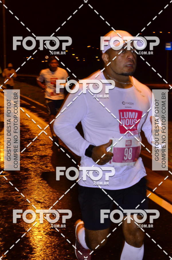 Buy your photos of the eventLuminous Run on Fotop