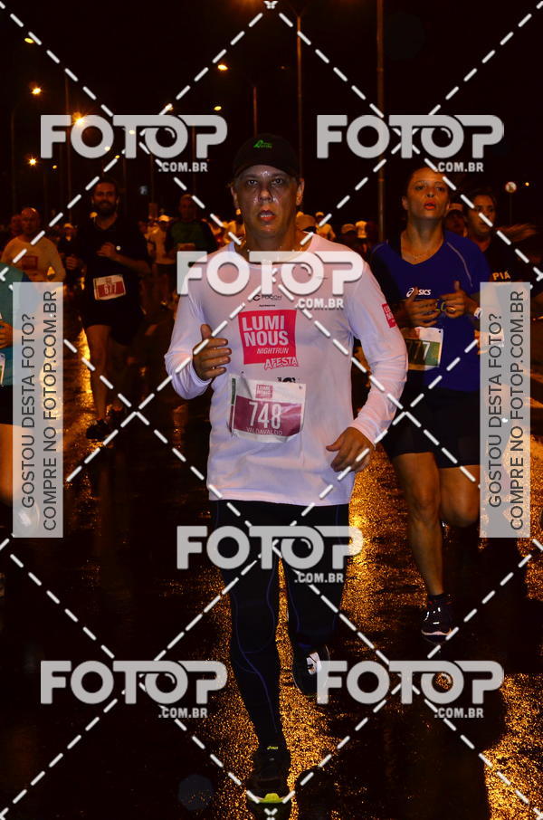 Buy your photos of the eventLuminous Run on Fotop