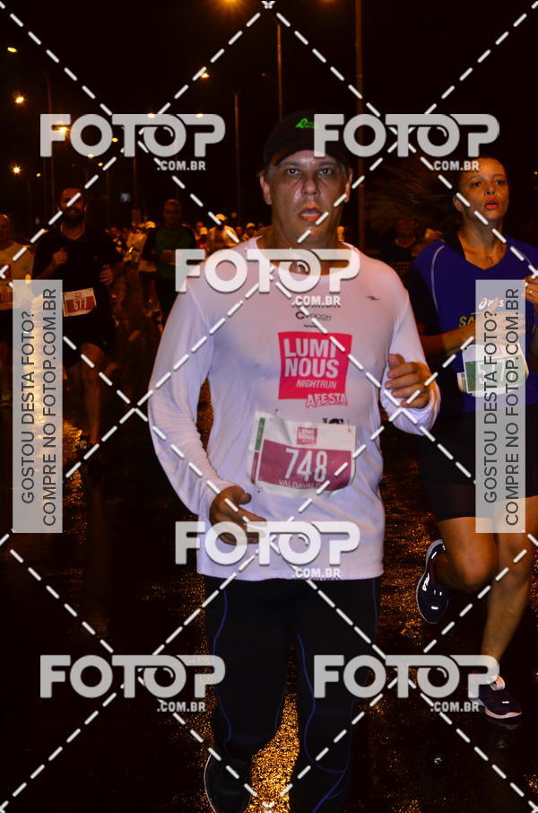 Buy your photos of the eventLuminous Run on Fotop