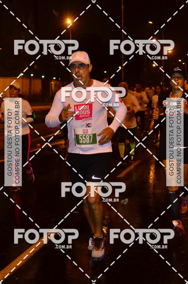 Buy your photos of the eventLuminous Run on Fotop