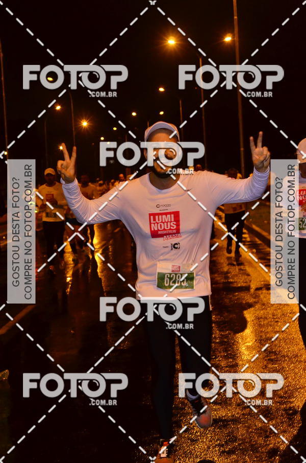 Buy your photos of the eventLuminous Run on Fotop