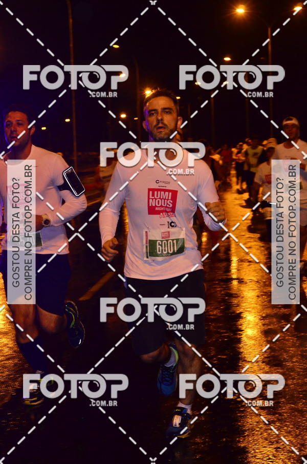 Buy your photos of the eventLuminous Run on Fotop