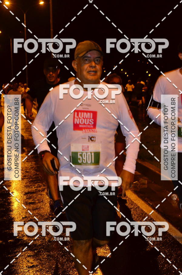Buy your photos of the eventLuminous Run on Fotop