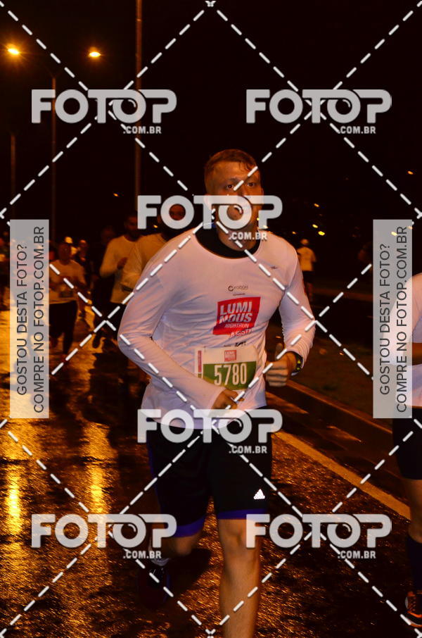 Buy your photos of the eventLuminous Run on Fotop