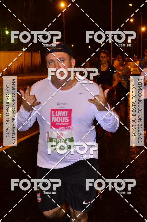 Buy your photos of the eventLuminous Run on Fotop