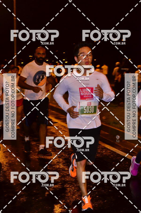 Buy your photos of the eventLuminous Run on Fotop