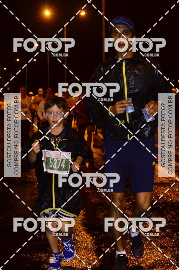 Buy your photos of the eventLuminous Run on Fotop
