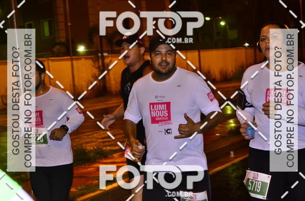 Buy your photos of the eventLuminous Run on Fotop
