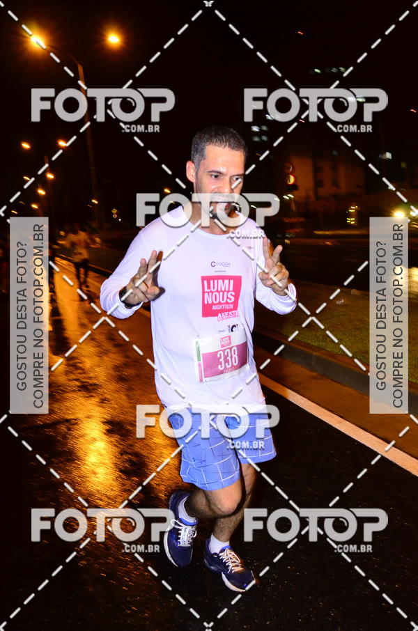Buy your photos of the eventLuminous Run on Fotop