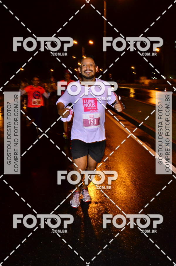 Buy your photos of the eventLuminous Run on Fotop