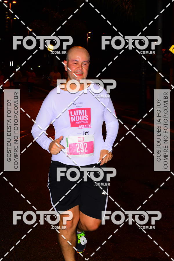 Buy your photos of the eventLuminous Run on Fotop