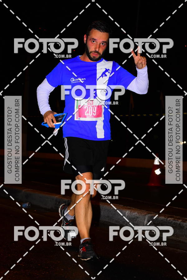Buy your photos of the eventLuminous Run on Fotop
