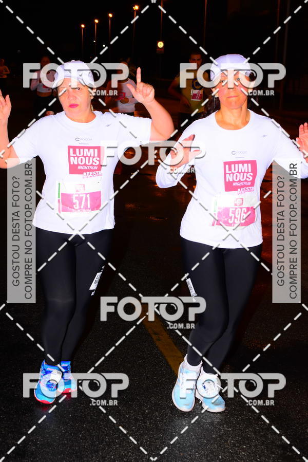 Buy your photos of the eventLuminous Run on Fotop