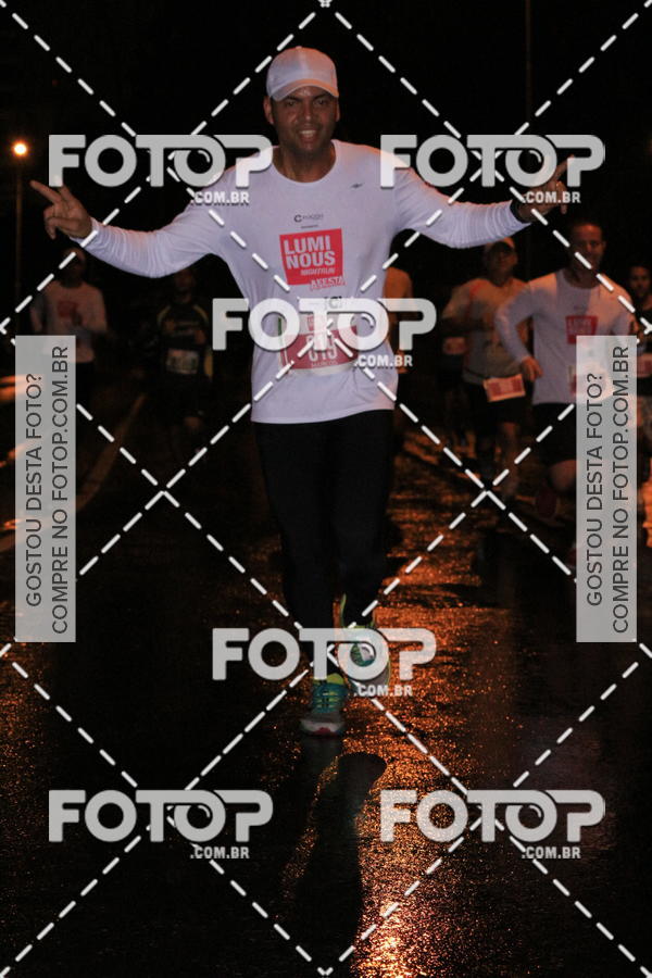 Buy your photos of the eventLuminous Run on Fotop