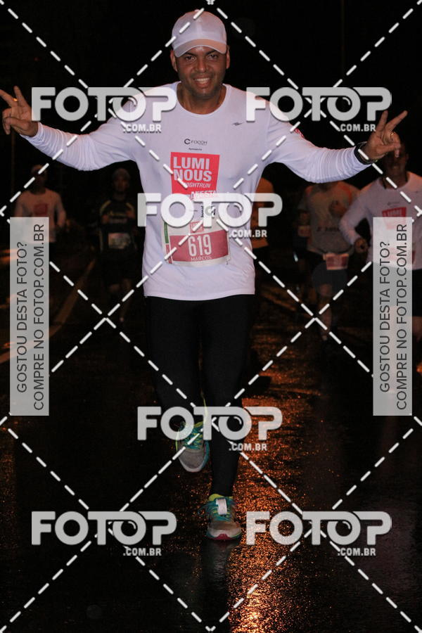 Buy your photos of the eventLuminous Run on Fotop