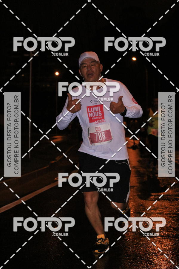 Buy your photos of the eventLuminous Run on Fotop