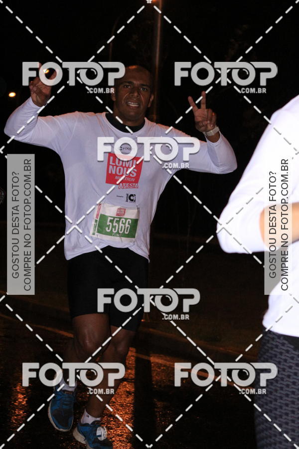 Buy your photos of the eventLuminous Run on Fotop