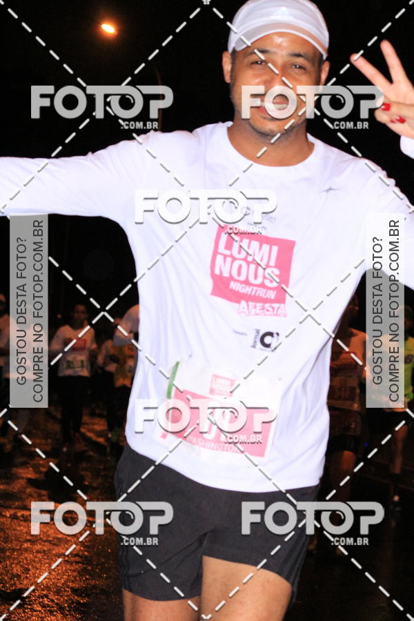 Buy your photos of the eventLuminous Run on Fotop