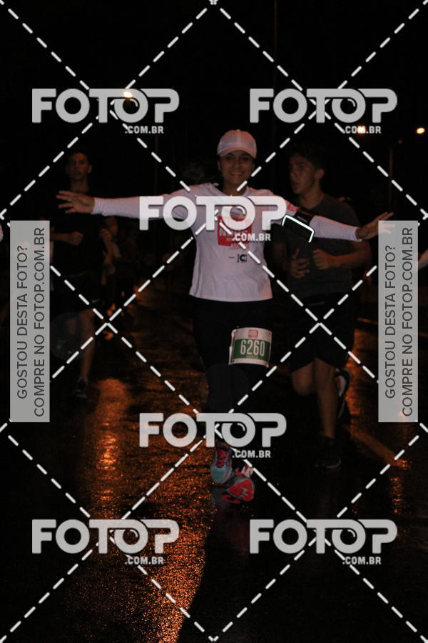 Buy your photos of the eventLuminous Run on Fotop