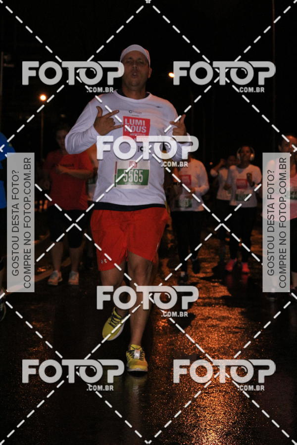 Buy your photos of the eventLuminous Run on Fotop