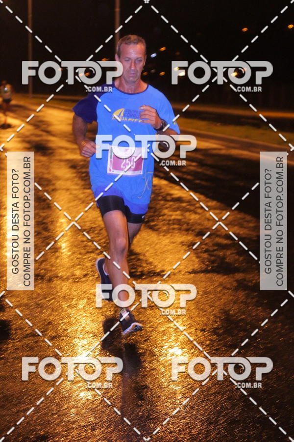 Buy your photos of the eventLuminous Run on Fotop