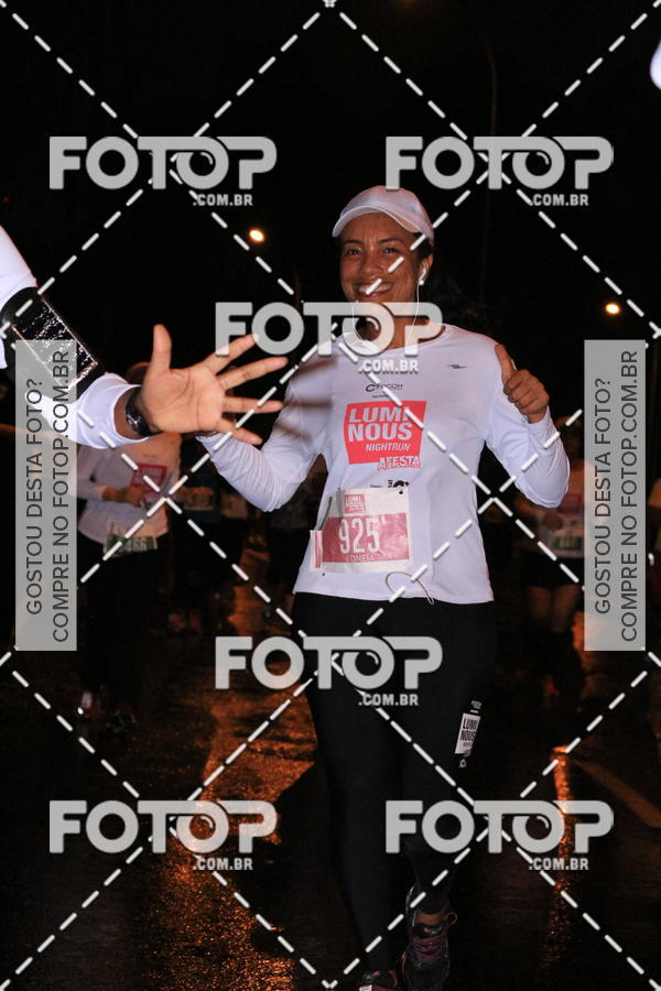 Buy your photos of the eventLuminous Run on Fotop