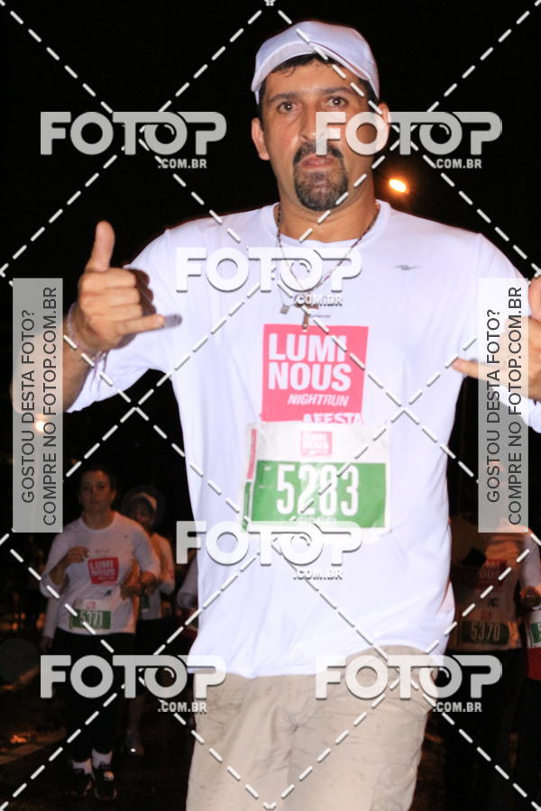 Buy your photos of the eventLuminous Run on Fotop
