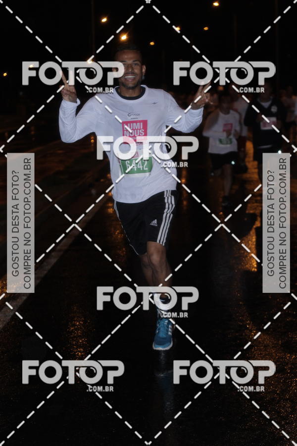 Buy your photos of the eventLuminous Run on Fotop
