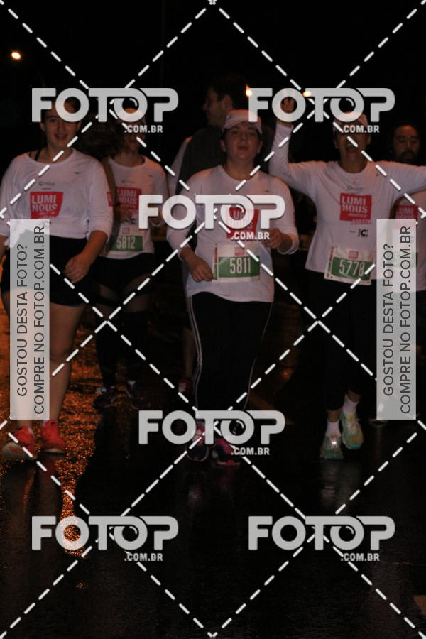 Buy your photos of the eventLuminous Run on Fotop
