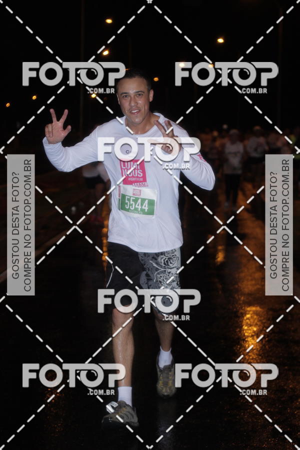 Buy your photos of the eventLuminous Run on Fotop
