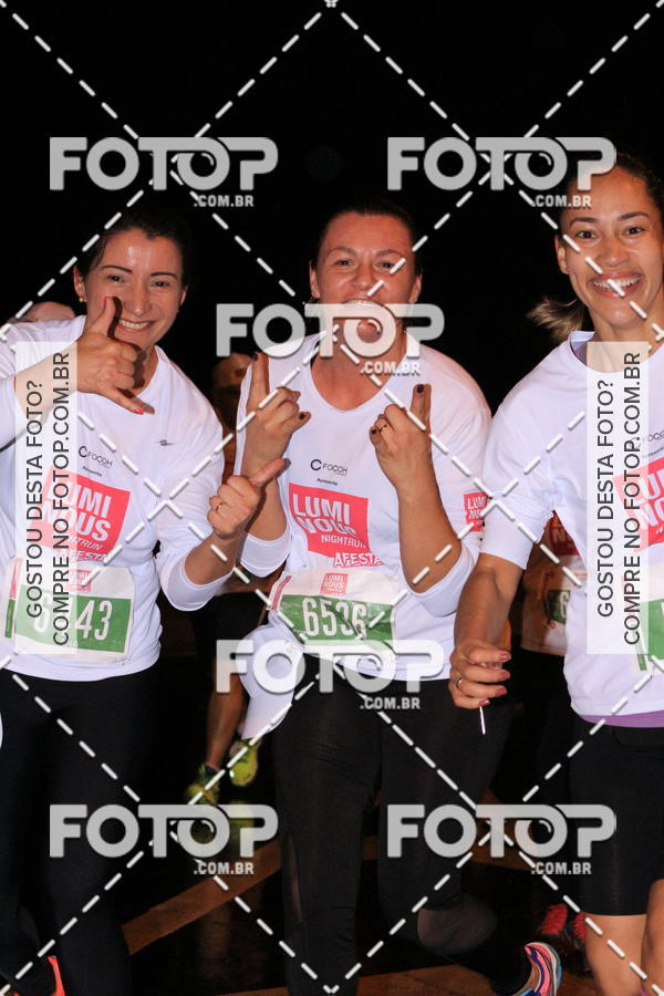 Buy your photos of the eventLuminous Run on Fotop