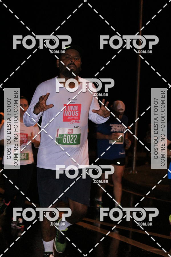 Buy your photos of the eventLuminous Run on Fotop