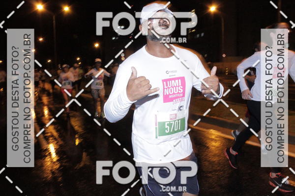 Buy your photos of the eventLuminous Run on Fotop