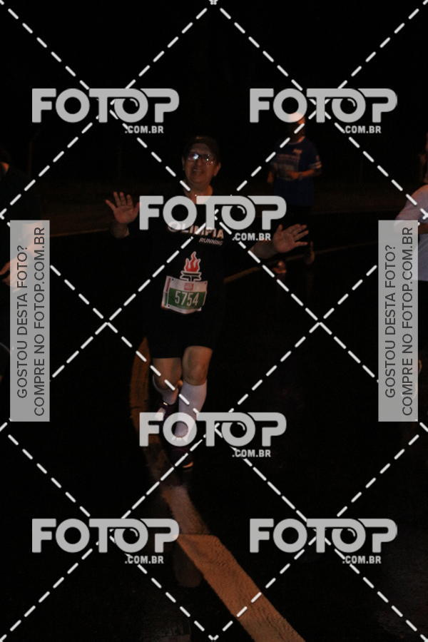 Buy your photos of the eventLuminous Run on Fotop